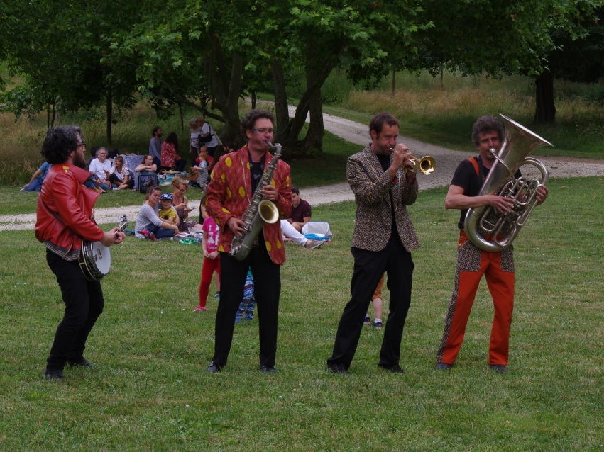 festival/fanfare_zDzUsPk.jpg