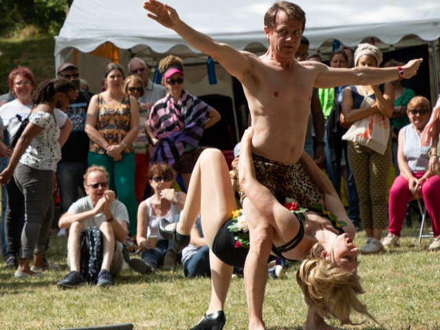 festival/laneigeestunmystere_VZeIMYr.jpg
