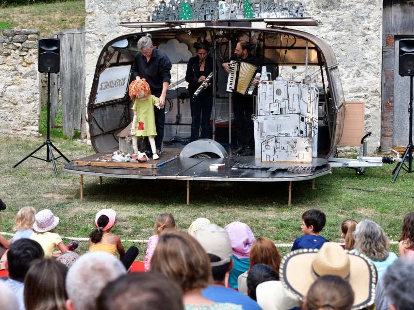 festival/sixfauxnez_2MTs3j0.jpg